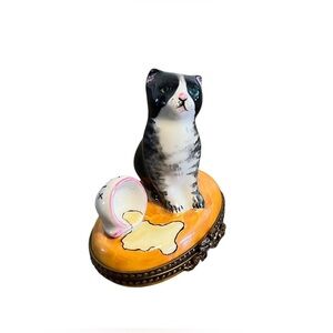 Limoges “Felix the Cat – Spilled Milk” Hand-Painted Trinket Box – Peint Main
